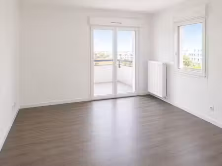 t2 avec balcon et parking à toulouse