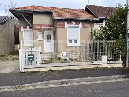 maison f2 en tres bon etat avec jardin proche centre-ville