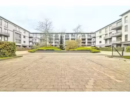 appartement à louer avec terrasse et 2 chambres   auderghem (vbe61649)