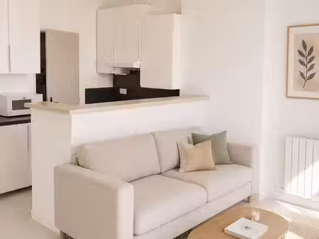 appartement rénové – 53 m² – petite copropriété – centre historique de marsillargues