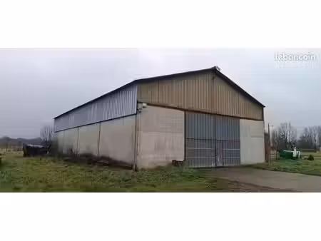 a vendre - bâtiment de 300 m² sur terrain de 2 000 m²