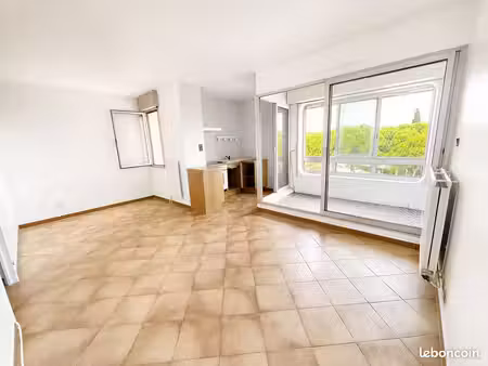 studio 2 pièces 30 m²