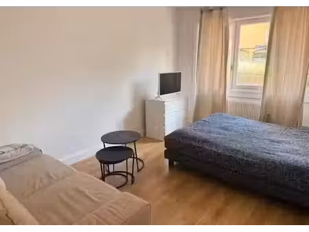 location meublée appartement 1 pièce 35 m² à ecully (69130)  930 €