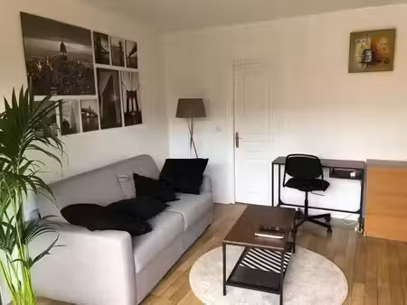 location meublée appartement 1 pièce 27 m² à suresnes (92150)  995 €