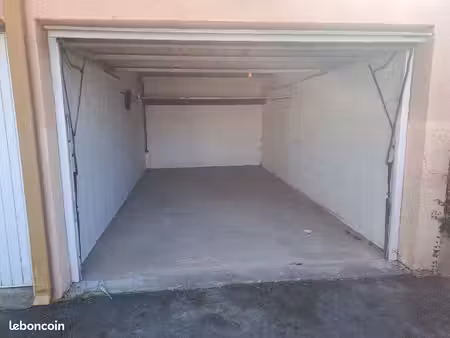 parking/box 16 m² agde