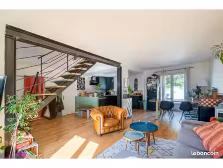 maison t5 escalquens avec piscine
