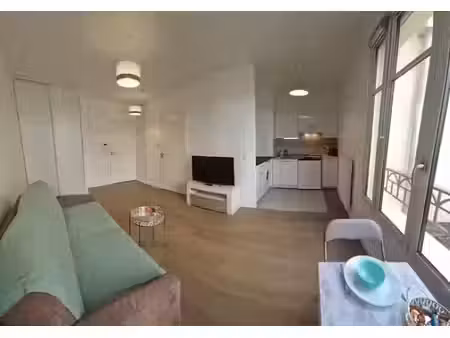 location meublée appartement 1 pièce 26 m² à clamart (92140)  1 050 €