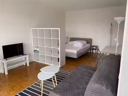 location meublée appartement 1 pièce 33 m² à courbevoie (92400)  1 050 €
