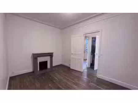 location appartement 2 pièces 35 m² à paris 16ème (75016)  1 137 €