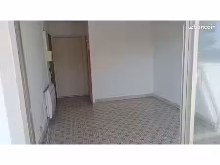 studio à 200m de la plage