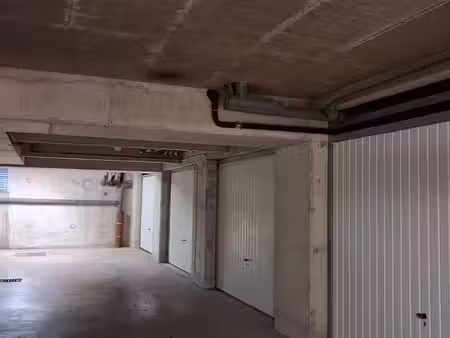 box garage 32 m² residence securise