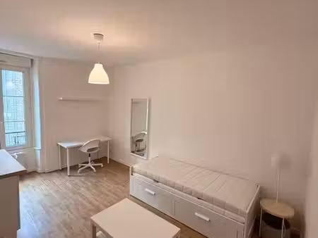 studio meublé - centre ville - fougères