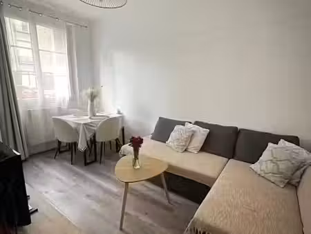 location meublée appartement 2 pièces 37 m² à suresnes (92150)  1 245 €