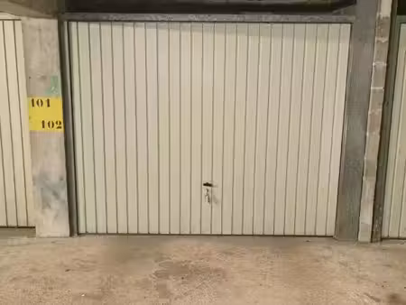 garage/box 15 m² rennes