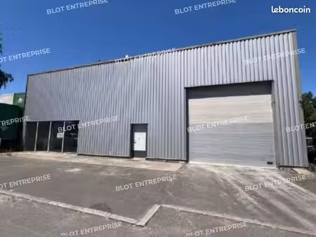 local d'activité 200 m²