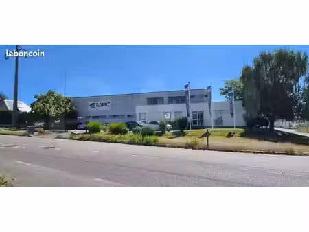 local 1 250 m²