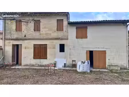 lot néac: 200m2 environs avec 650m2 de jardin: maison + garage + grange. pc changement de 