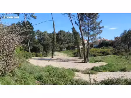 terrain 610 m² bassens