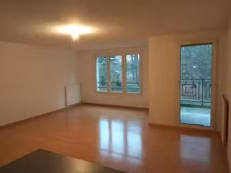 location appartement 3 pièces 75 m² à évry-courcouronnes (91000)  1 290 €