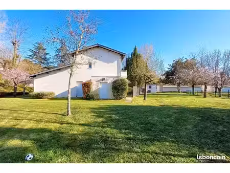 maison 5 pièces 104 m²