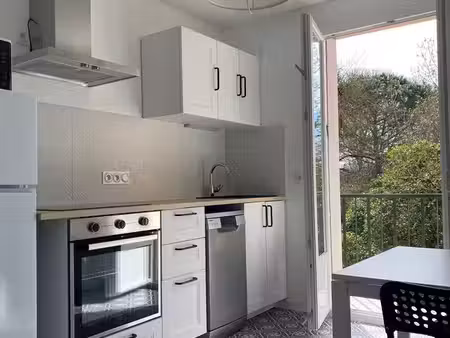 t2 46m² meublé - parking - cellier