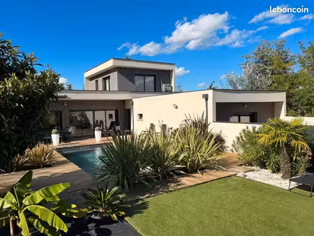 villa contemporaine meublée 178 m² avec piscine et garage de 56 m² – deyme