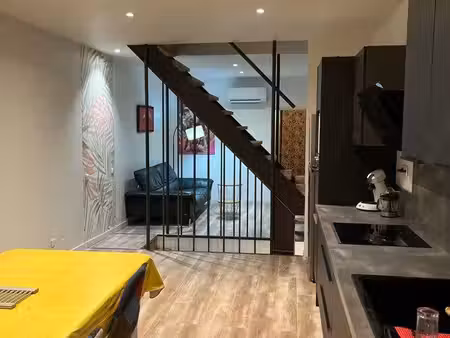 maison de ville sur trois niveaux avec climatisation et garage