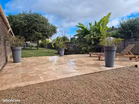 à vendre – maison en pierre d’environ 90 m² avec terrain clos et arboré