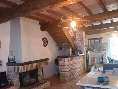 location maison de village