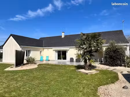 maison contemporaine de plain-pied 129m2 – terrain 1200m2 – double garage – le poinçonnet