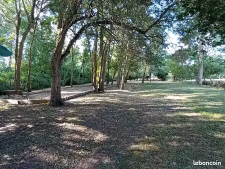 terrain de loisirs
