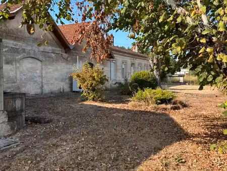 maison ancienne de 153 m2 habitables avec beaucoup de dépendances