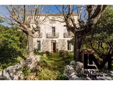 maison 7 pièces 381 m²