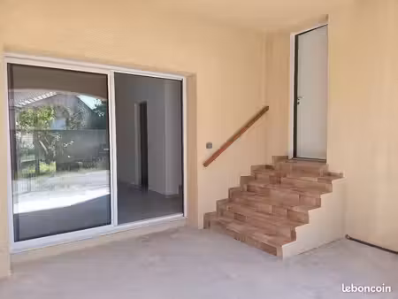 maison r+1 de 83 m² avec jardinet et terrasses