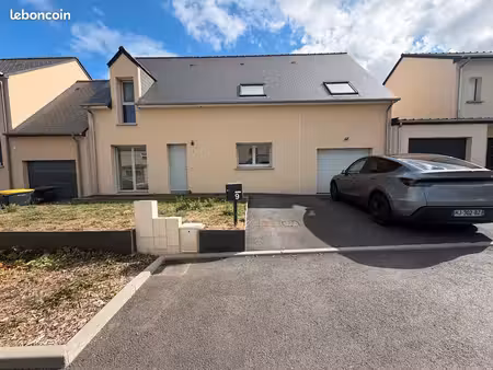 maison récente de 2023 – 5 chambres – pompe à chaleur – photovoltaïque – grand jardin plei
