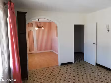 maison 3 chambres avec sous-sol complet