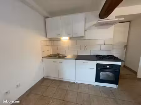 t1 avec alcôve en rdc