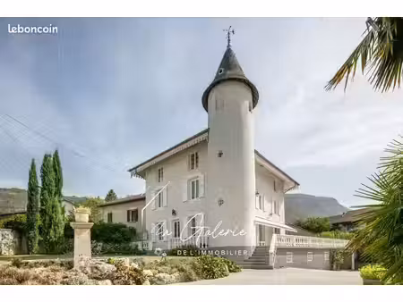 propriété 6 pièces 184 m²