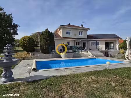villa 6 pièces 160 m²
