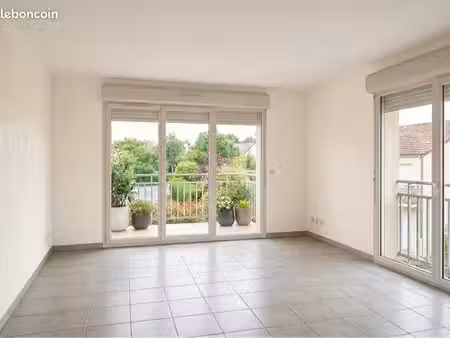 appartement 2 chambre + garage