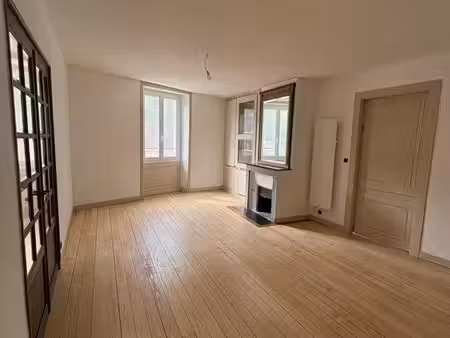 grand appartement de 120 m² entièrement rénové – salins-les-bains