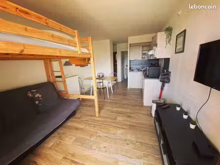 studio au penon à l année