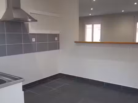 maison mitoyenne par garage
