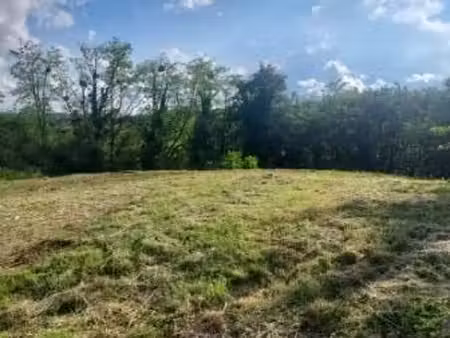 parcelle constructible de 880 m² a 2 minutes de rochefort sur nenon et 7 minutes de dole  