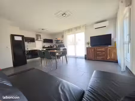 appartement t3 avec grande terrasse de 14m2