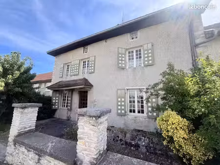 maison de village 10 pièces 173 m²