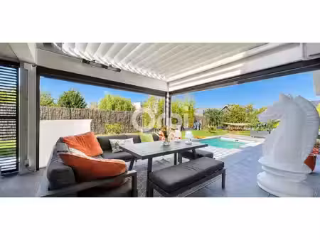 villa avec piscine et terrasse templeuve (59)