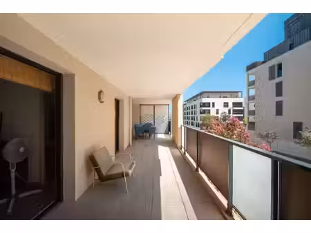 référence : 7198-pan - appartement 2 pièces de 45 m² avec terrasse et garage