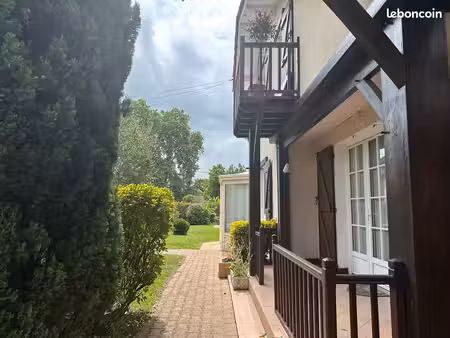 maison 137 m2 avec véranda  piscine  studio annexe