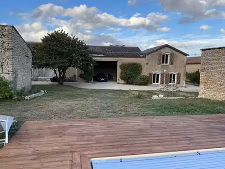 propriété de caractère en pierre - 376 m² - piscine chauffée - panneaux solaires - champig